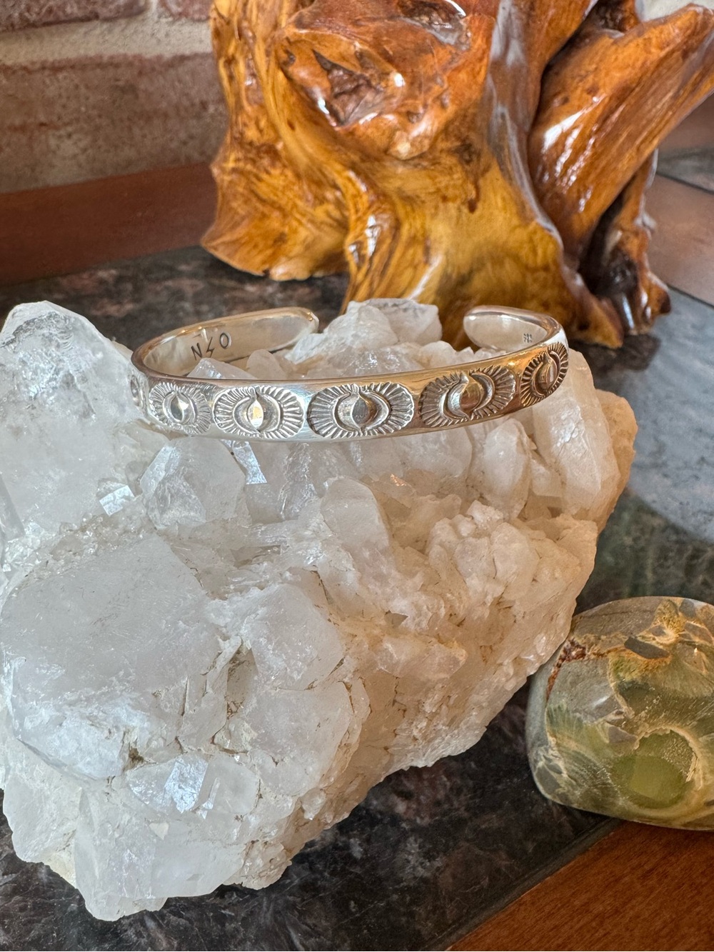 Trade 🌞 Numi Olive Heavyweight Hand Stamped Eye Cuff Bracelet M/L - Picture 9 of 16